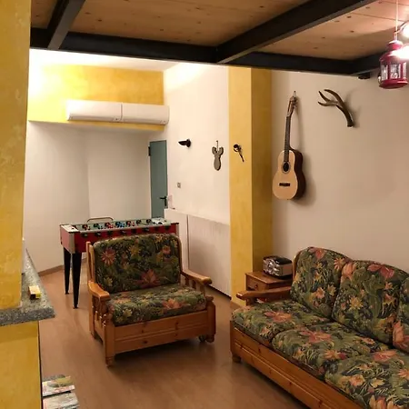 Underground Haven And Free Parking Apartman